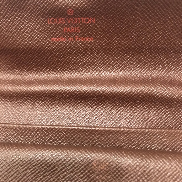 Authentic LV wallet - Picture 4 of 13